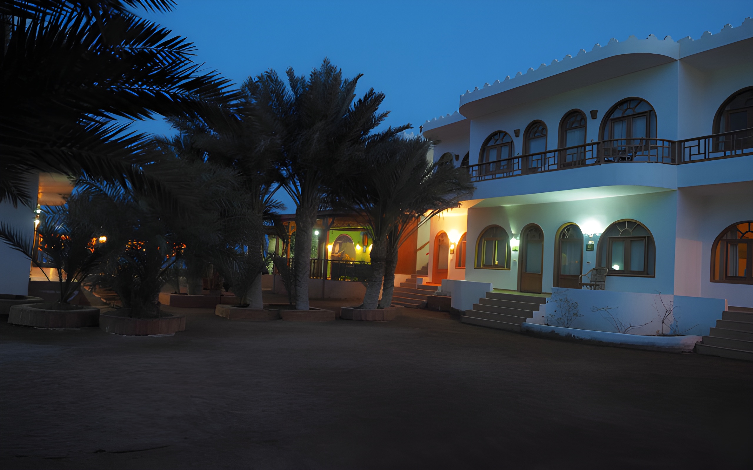 Shams & Dive Centre