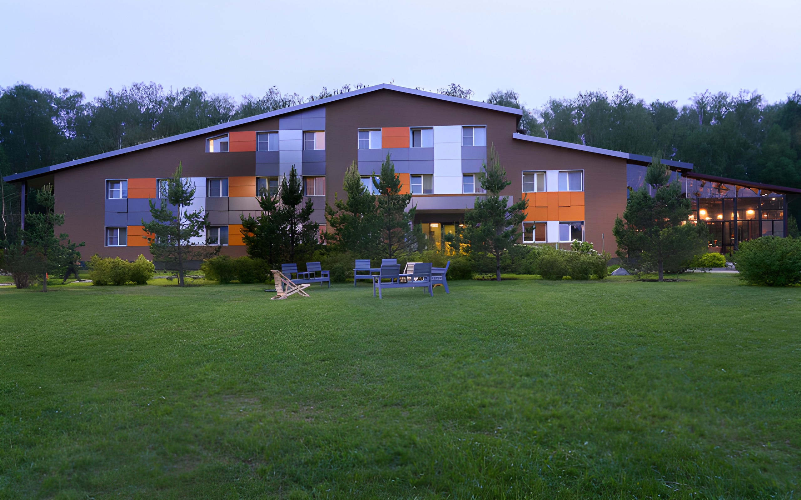 Freezone Inn